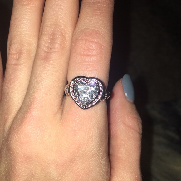 Sterling silver heart ring - Picture 2 of 5